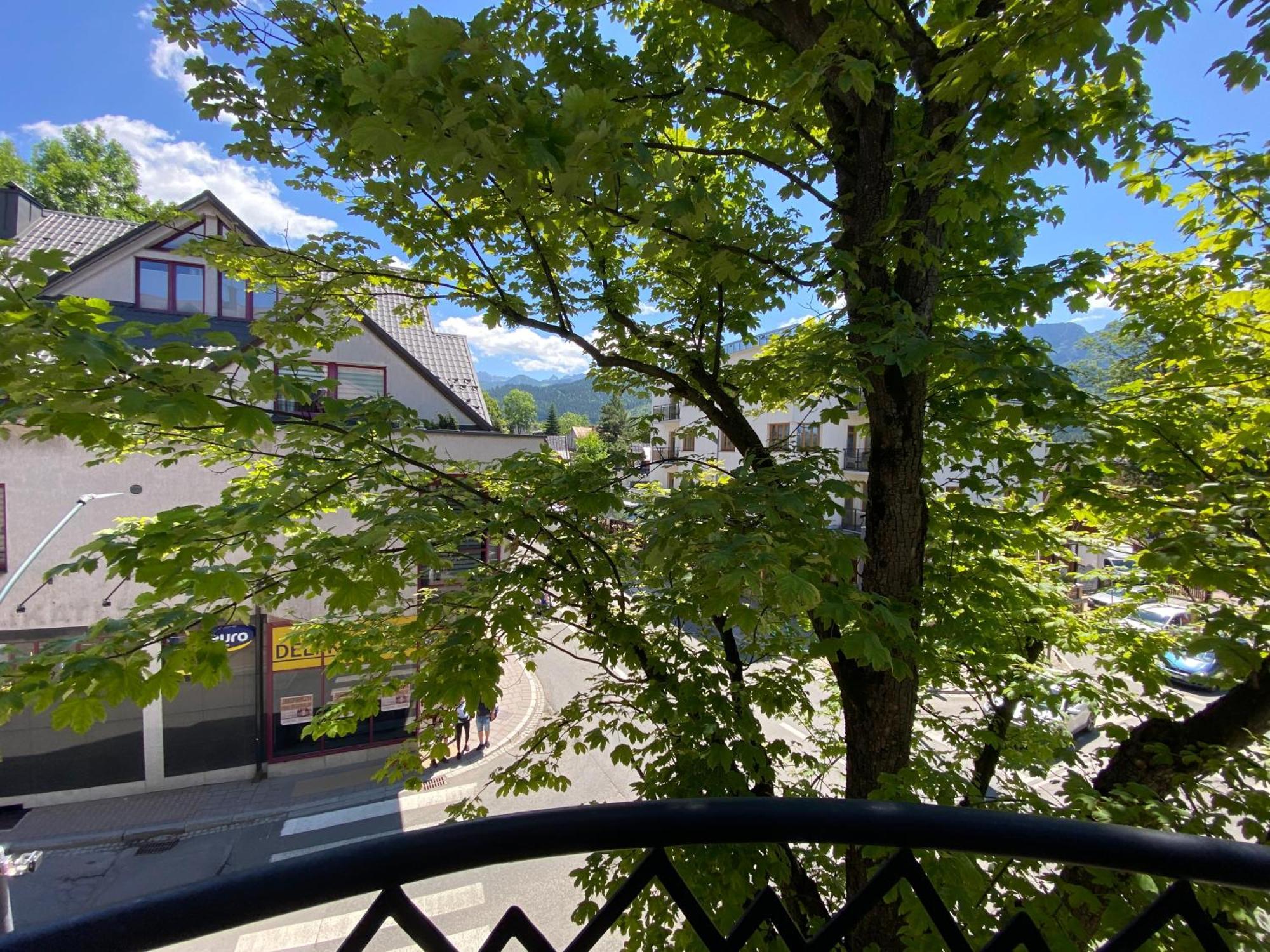 Apartamenty Zakopanepoleca - Krupowki Centrum Exterior photo